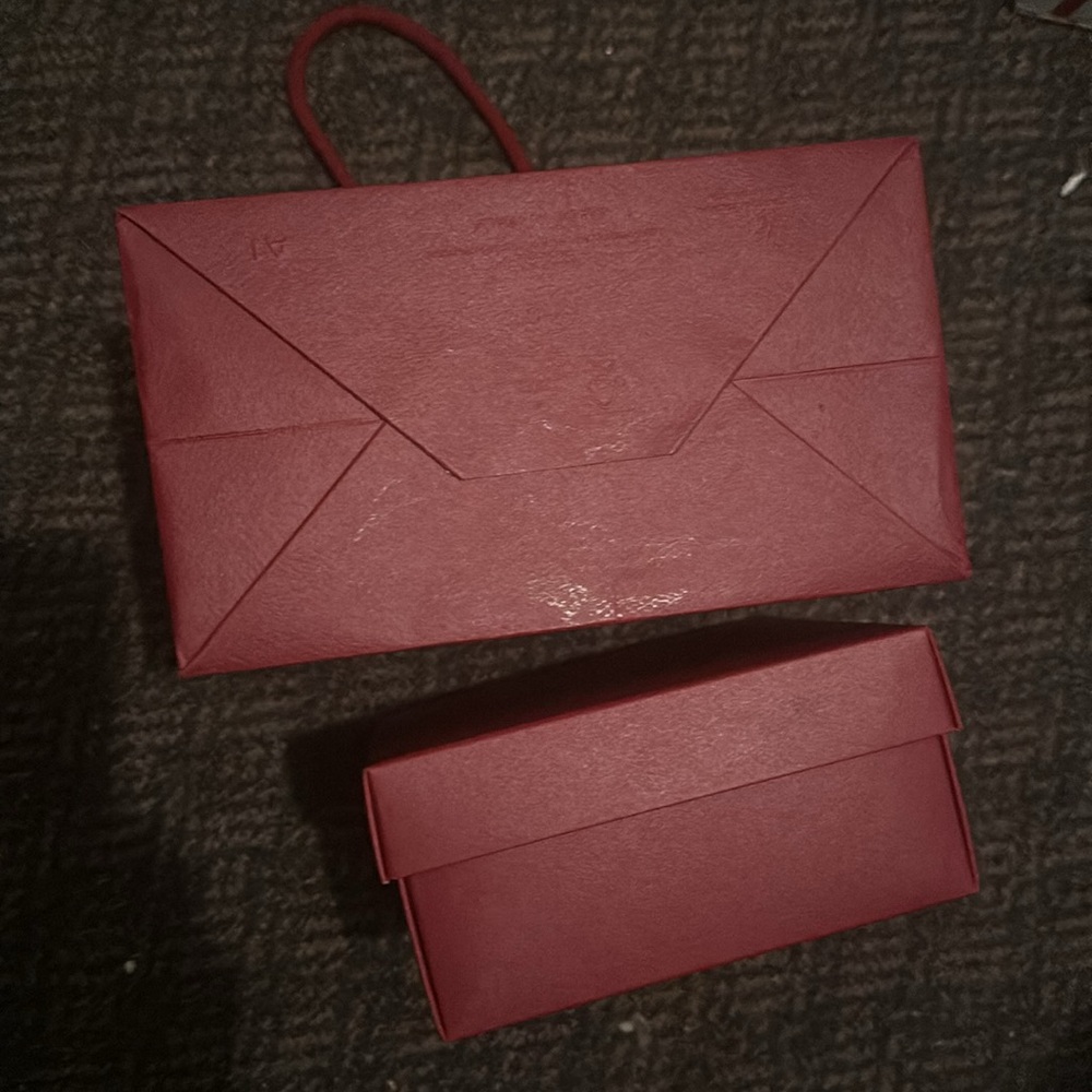 ferragamo paper gift bag and paper gift box excellent condition - Picture 3 of 4